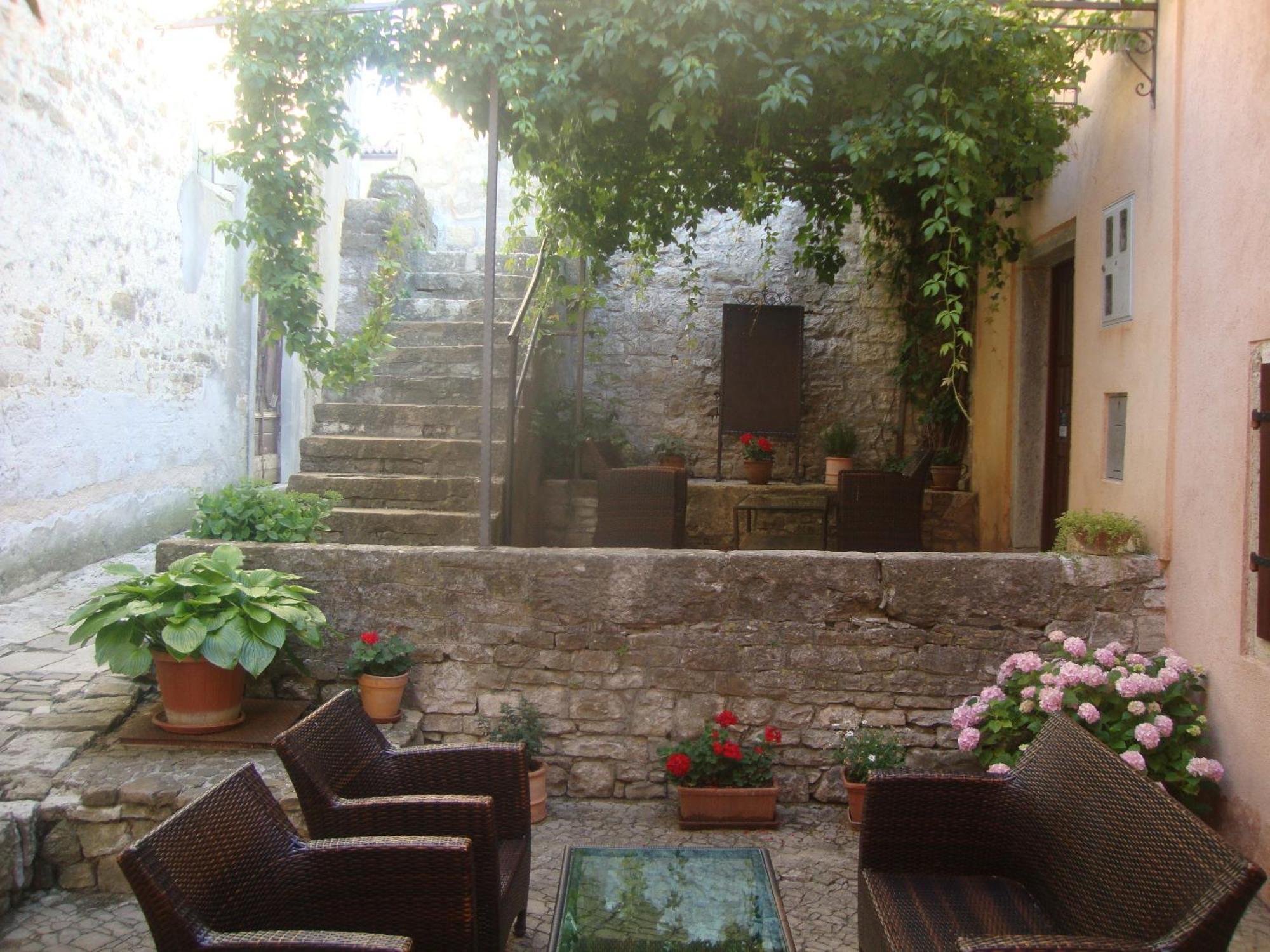 Bed & Breakfast Antico Мотовун Екстериор снимка
